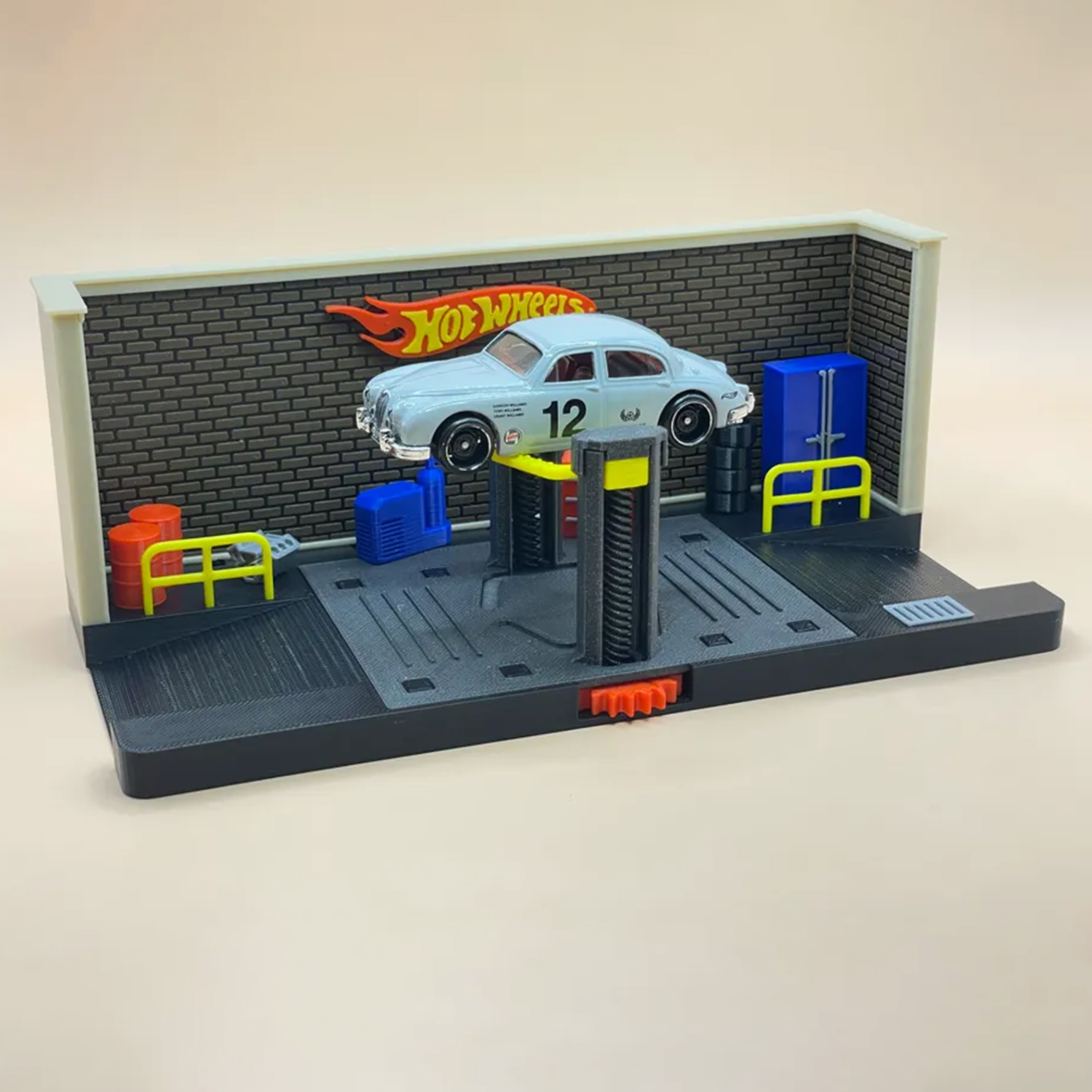 Garage Diorama - 1:64